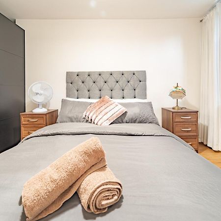 Modern Flat In Prime Location Near Shoreditch & Brick Lane ลอนดอน ภายนอก รูปภาพ